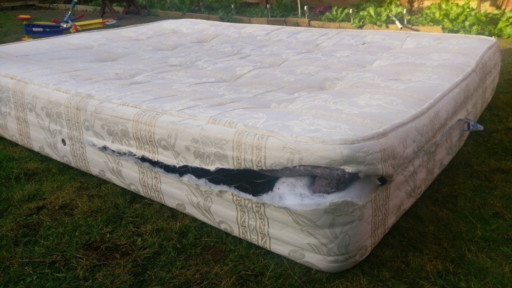 Separating the layers of a mattress
